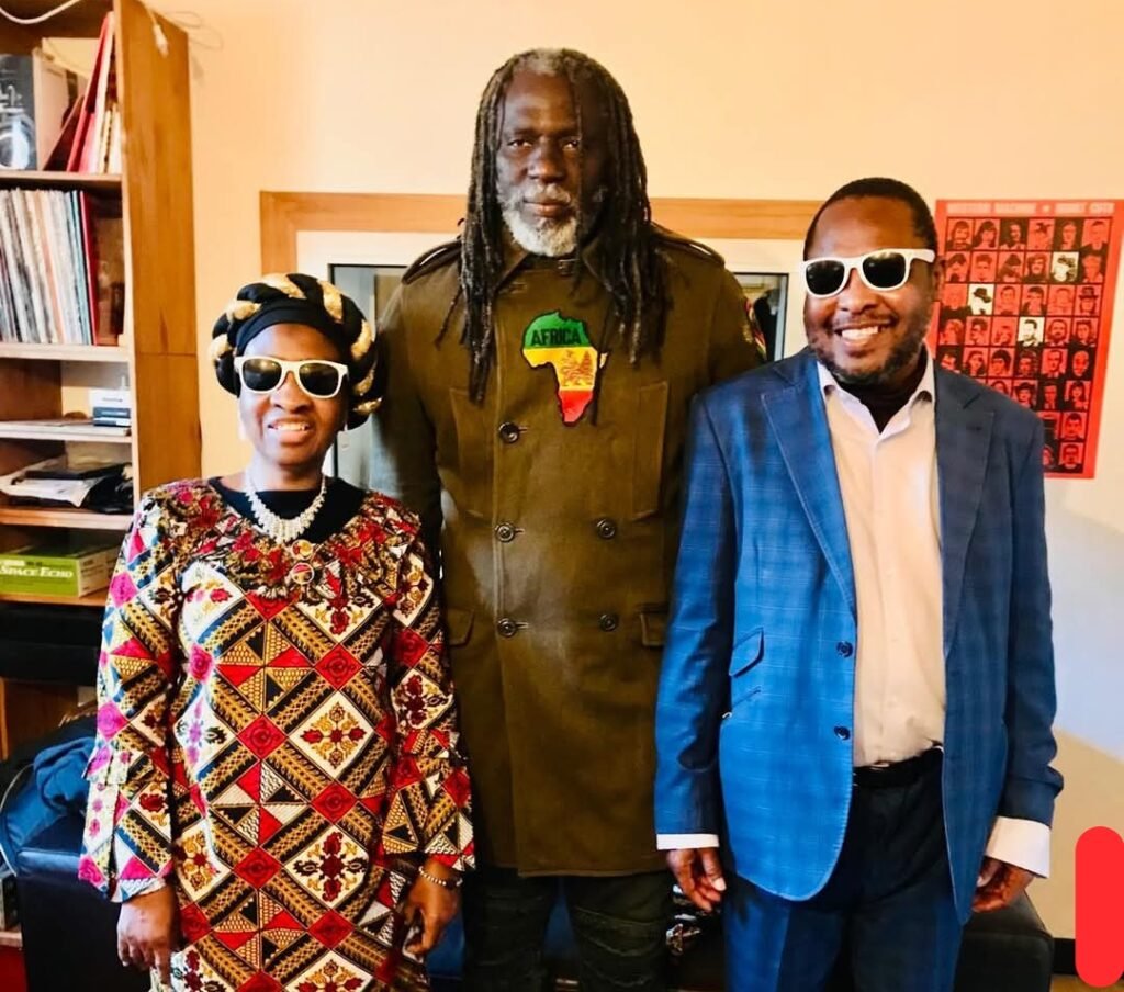 Tiken Jah Fakoly rend hommage à Amadou du duo Amadou & Mariam