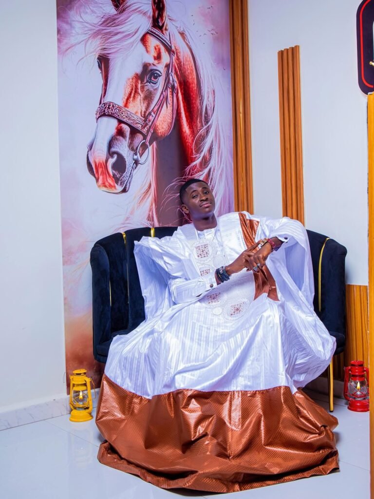 Tabaski 2025 : DJ Kheucha se distingue par un boubou unique